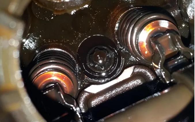 进口润滑油代理加盟|不要忽略发动机空气格的清理与更换