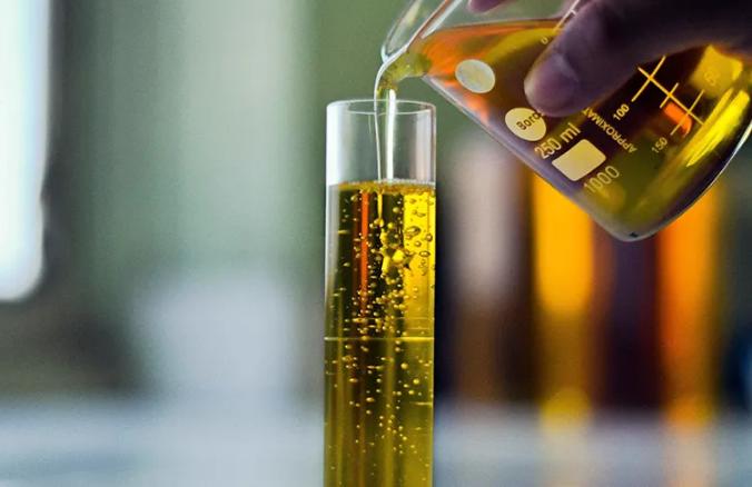 进口润滑油厂家招商|为什么矿物机油用到5000公里就要换？