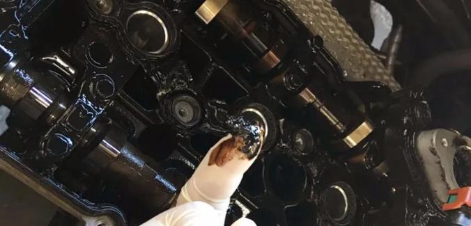 进口品牌润滑油加盟|怎样减少发动机油泥？