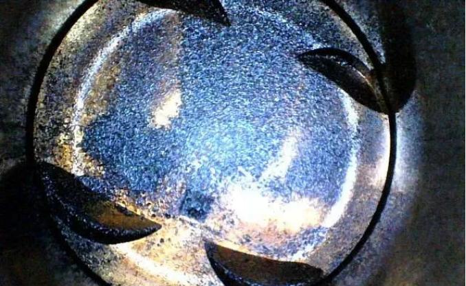 进口润滑油代理加盟|为什么发动机积碳少也会出现烧机油的现象？