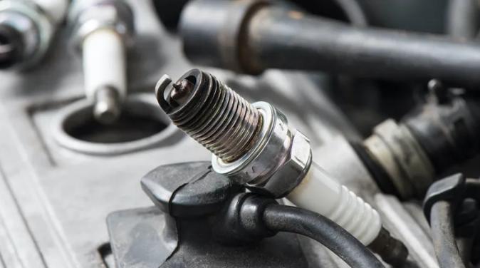 进口机油厂家招商|为什么有的车10万公里都不用换火花塞？