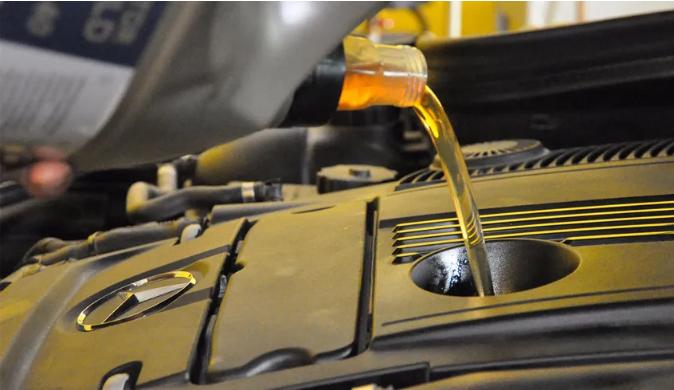 进口润滑油批发|发动机哪些情况下需要缩短换油周期？