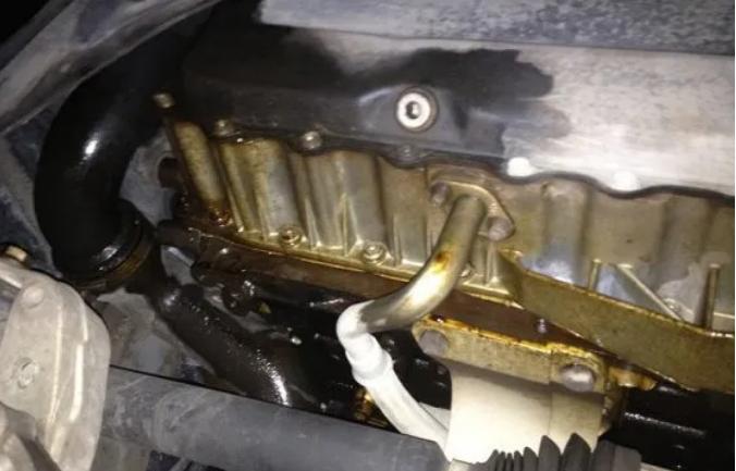 德国机油代理|发动机渗油、漏油是什么原因造成的？