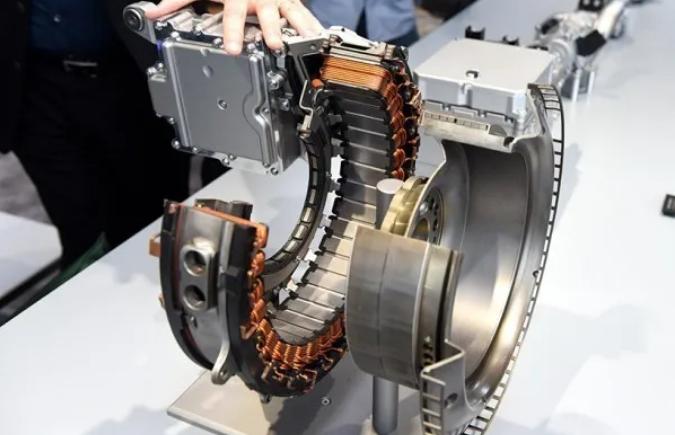 德国机油代理|为什么越来越多的燃油发动机搭配48V轻混系统